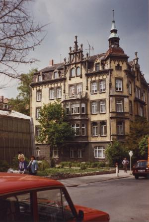 Aufnahme des Kulturdenkmals Am Planetarium 11 aus dem Jahr 1992 vor der Sanierung