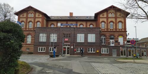 Fassadenansicht Westbahnhof Jena